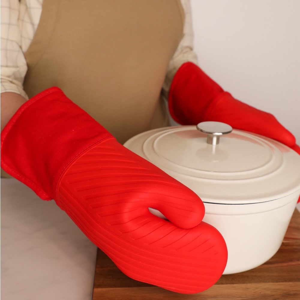 New GIR Red Oven Mitts Set of 2